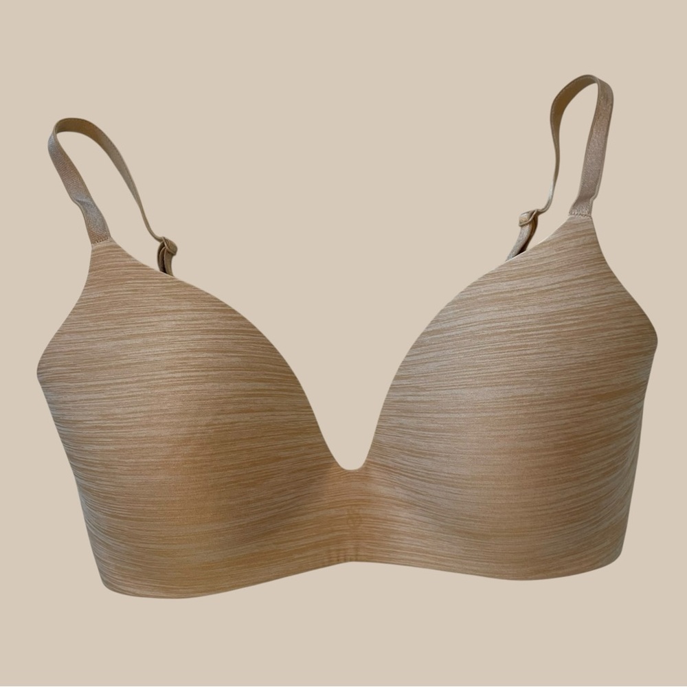 Victoria’s Secret wireless Bra Nude Neutral Minimalist Preppy Y2K